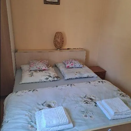Na Slonecznikow Apartment